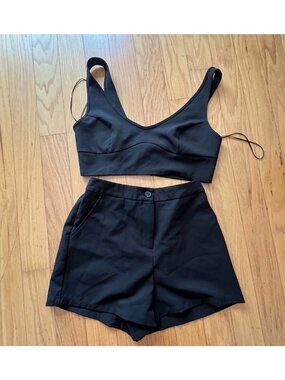Sincerely Jules Women's Medium Crop Top and Shorts 2 piece Set - Black